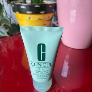 Clinique 7 Day Scrub Cream Rinse-Off Formula